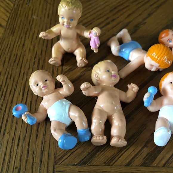 Assorted Dollhouse Babies - Picture 2 of 5